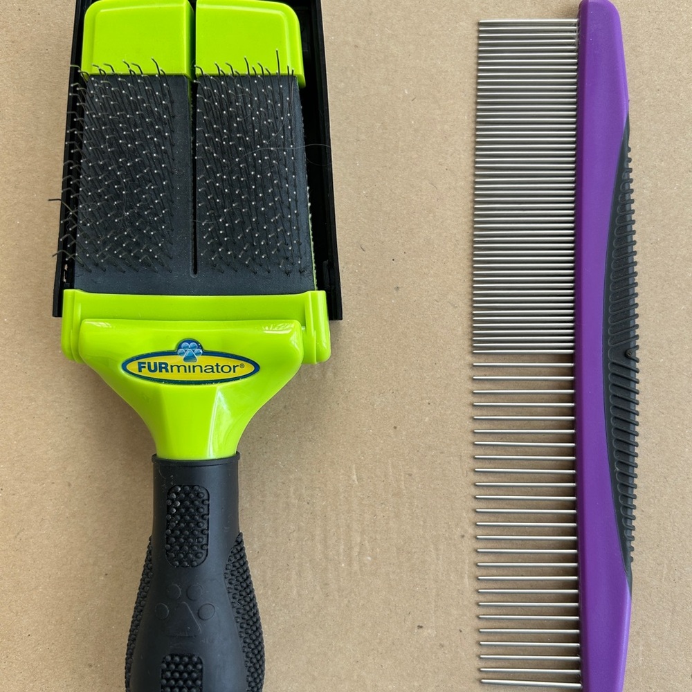 FURminator Lime and Black Grooming Brush with Purple Comb